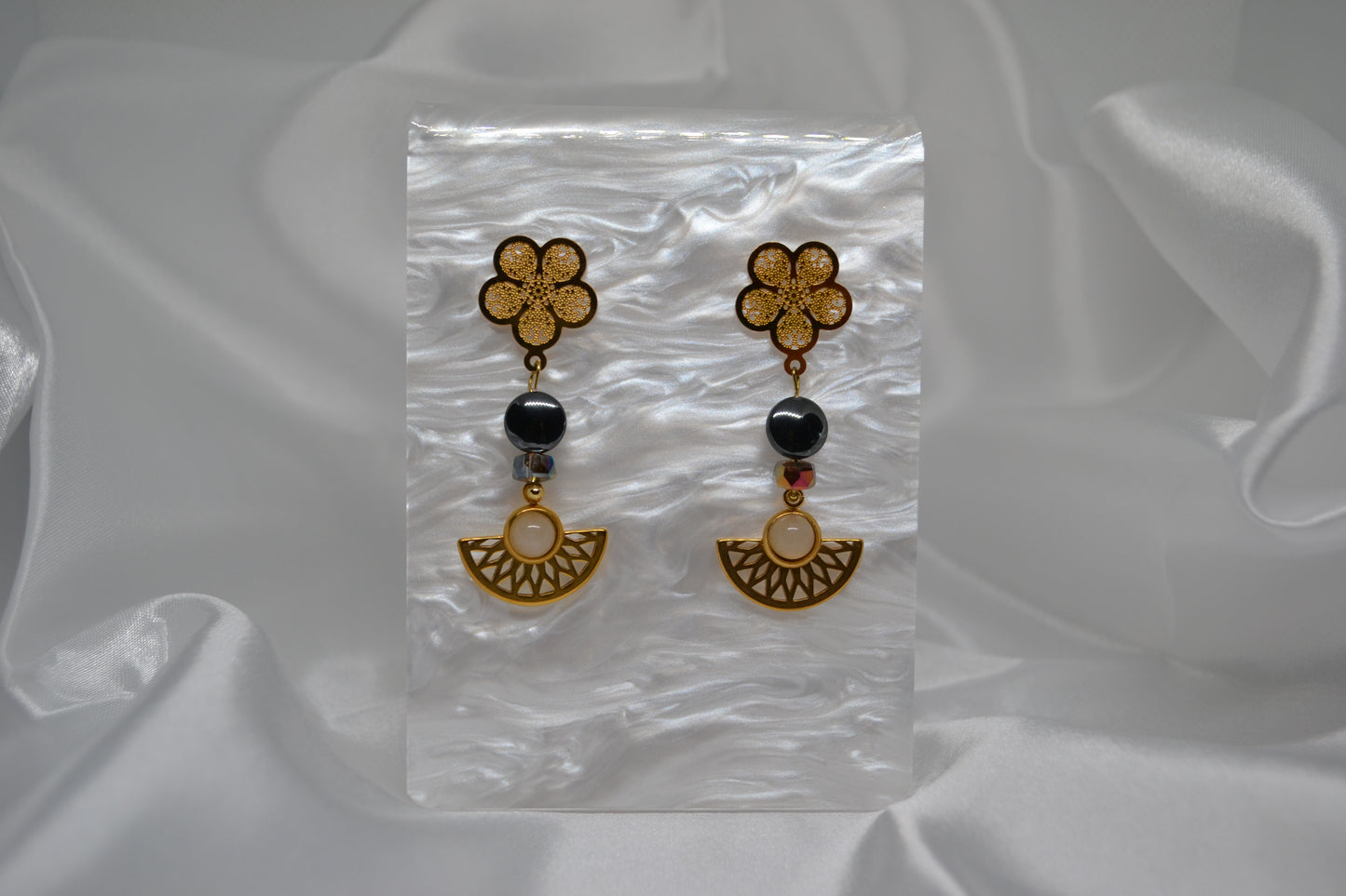 Boucle d'oreille "Cascade Dorée"