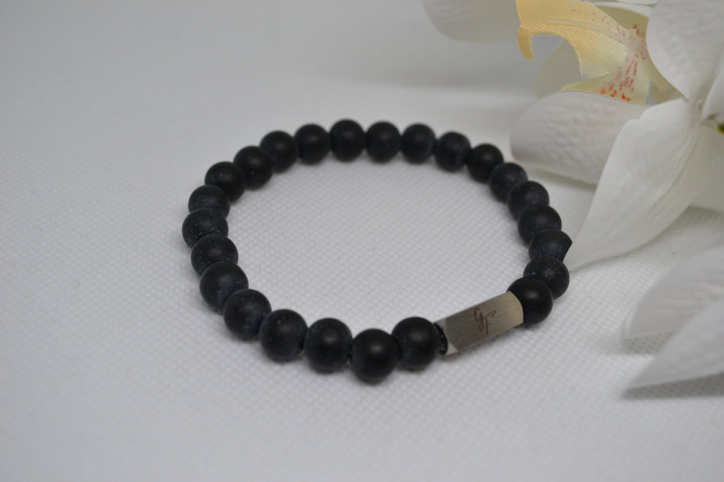 Bracelet "Noir Intemporel"