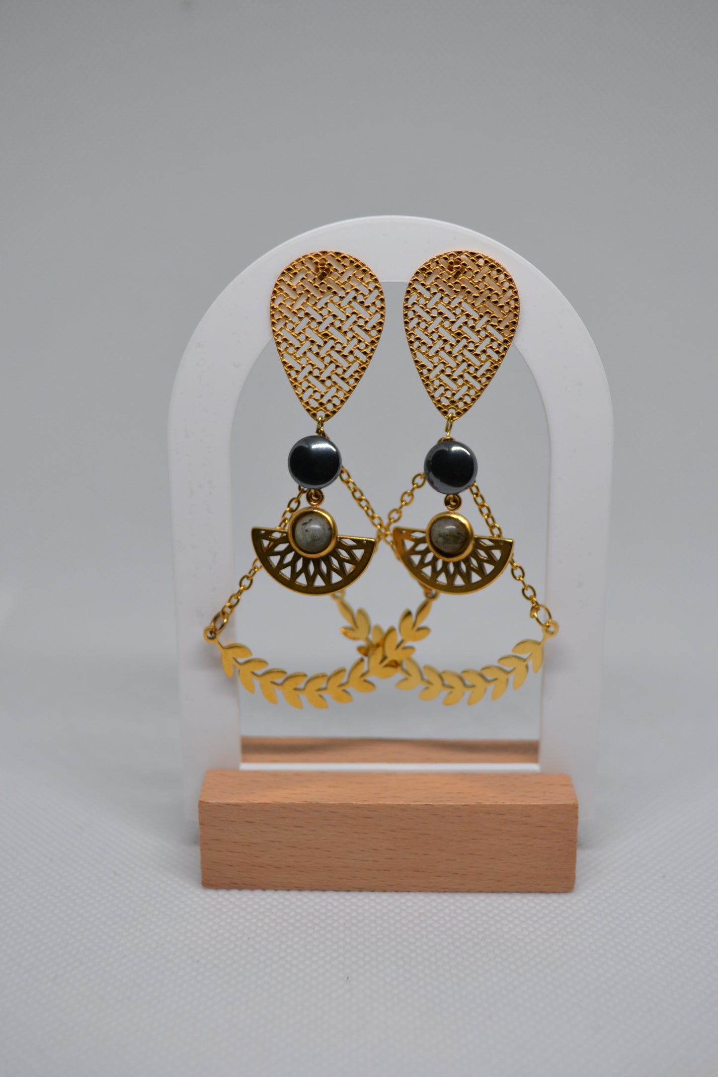 Boucle d'oreille " Élégance Astrale"
