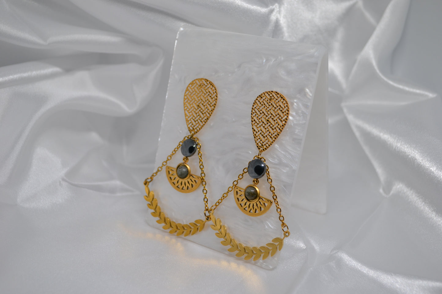 Boucle d'oreille " Élégance Astrale"