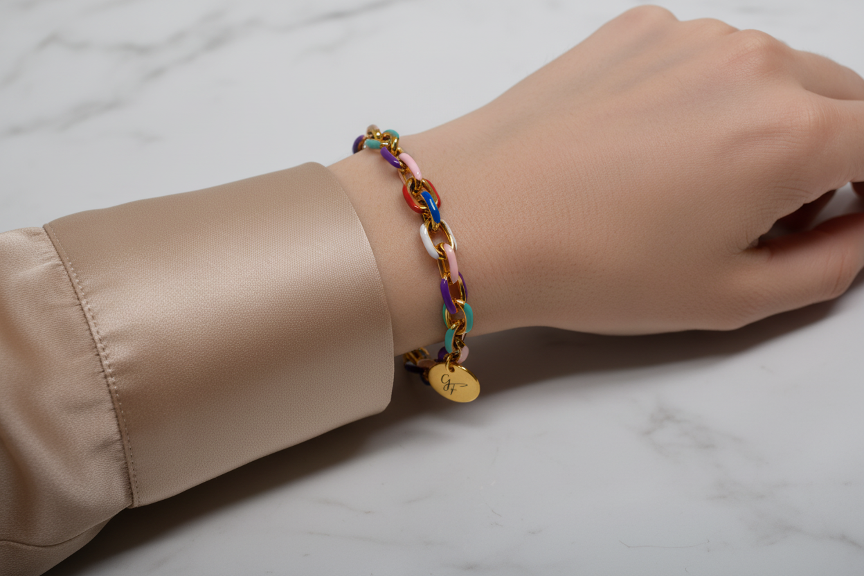Bracelet multicolore & or — blouse soie satin beige