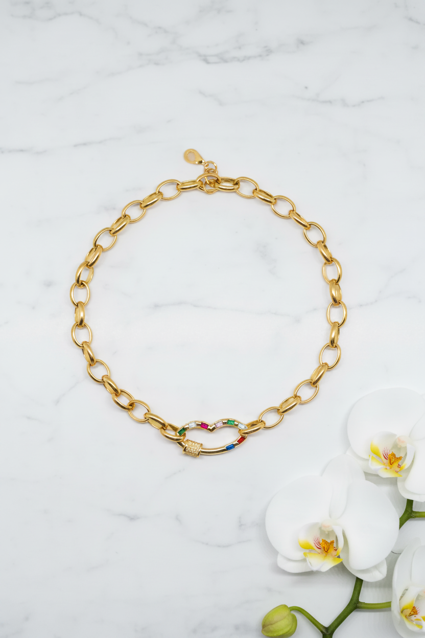 Collier carabiner - Flat lay high key