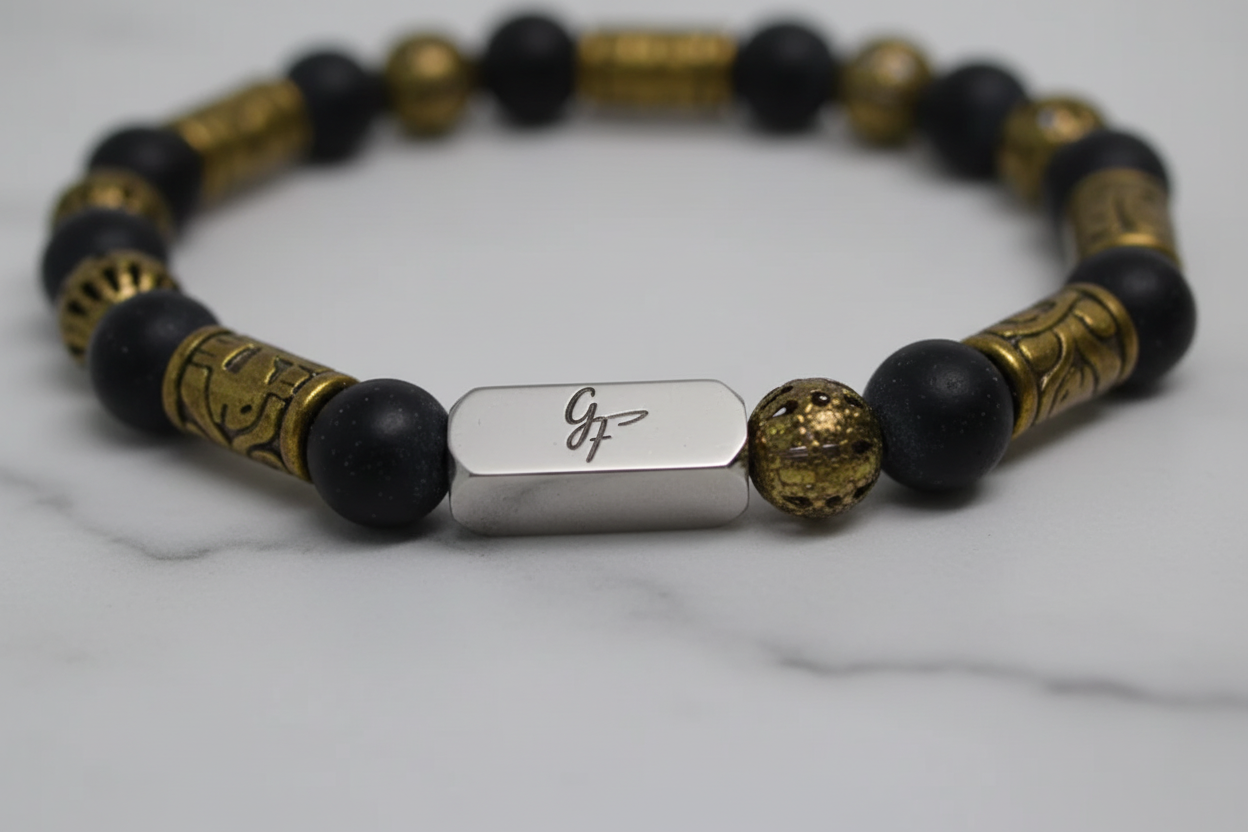 Zoom détail — Bracelet onyx noir & or antique ciselé homme